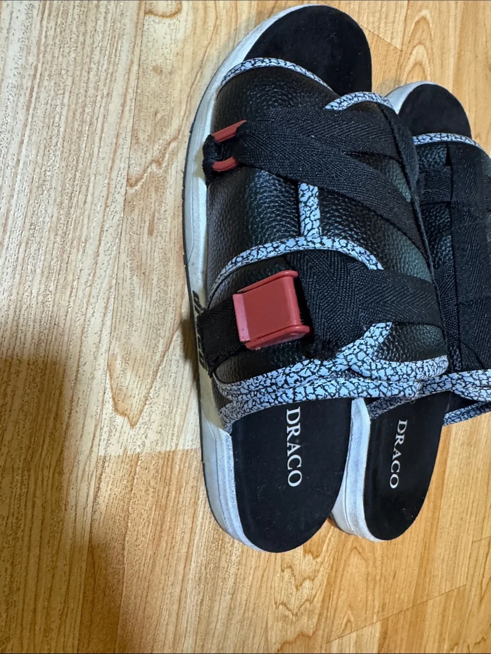 Draco men’s slide